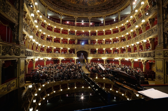 Teatro Carignano - Torino - in programmazione - walter comello